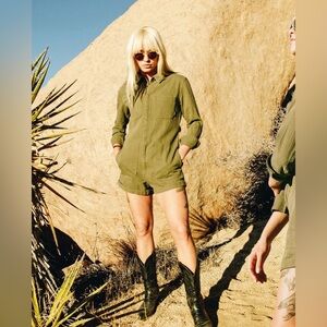 At Wyld ‘No Service’ jumper in olive